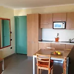 Olimpic Village Th سيستريير
