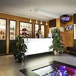 Olimpic Village Th 아파트 세스트리에